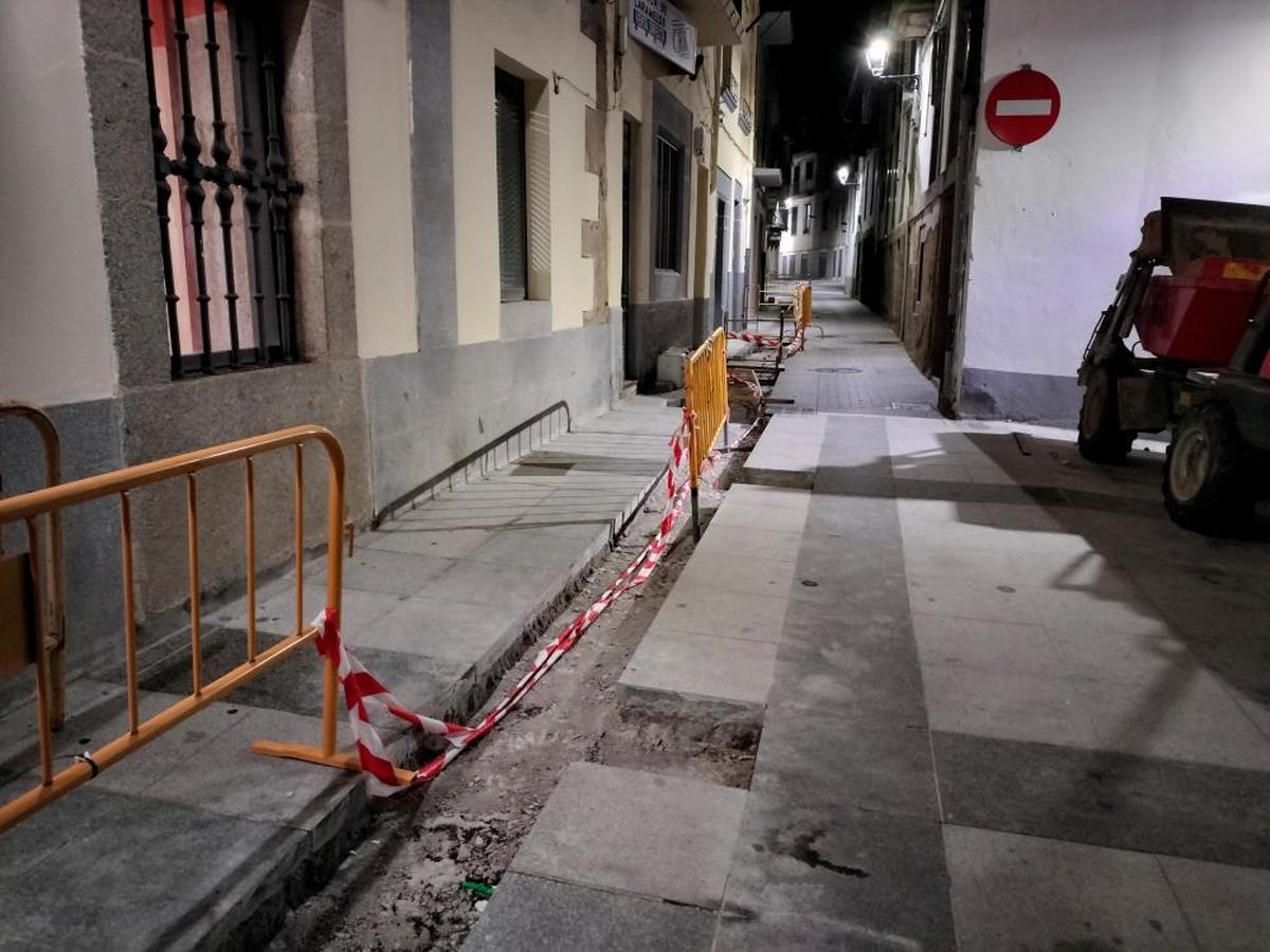 Imagen de la calle Olleros, cortada al tráfico.