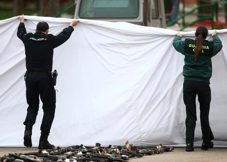 La Policía analiza 200 armas de ETA para esclarecer crímenes sin resolver