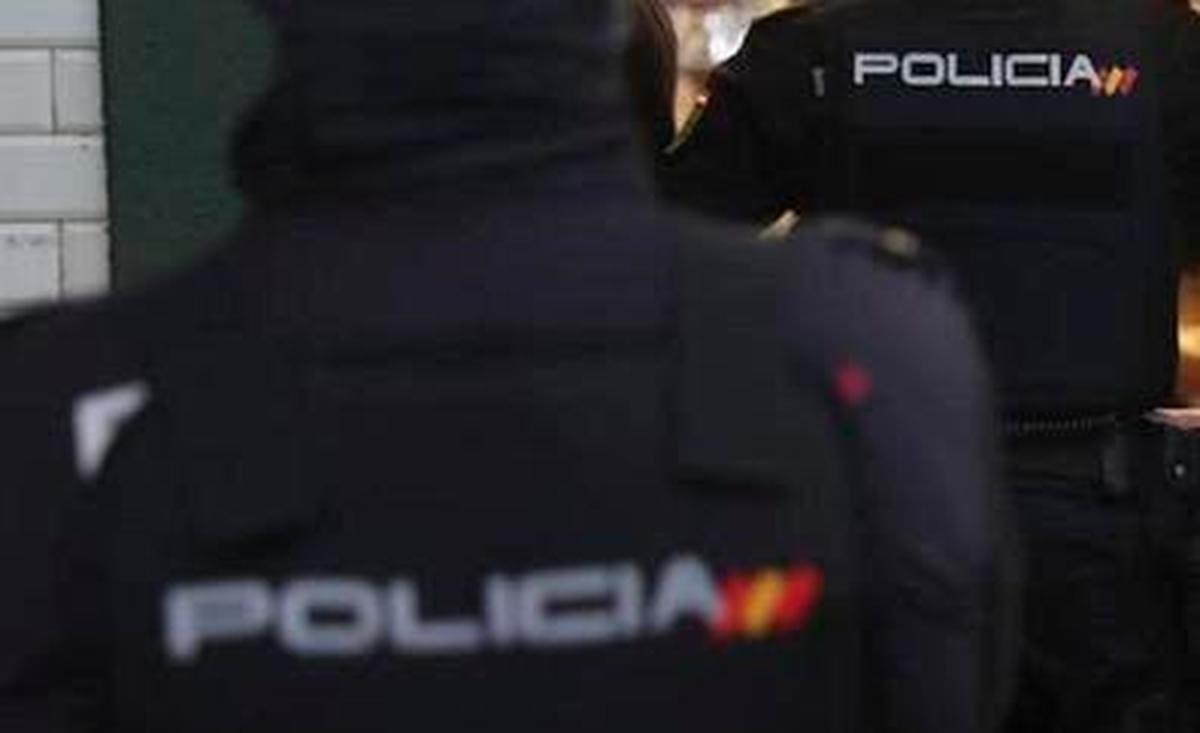 Agentes de la Policía Nacional.