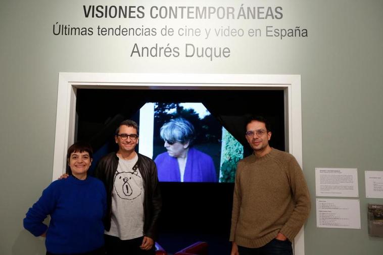 Natalia Piñuel, el cineasta Andrés Duque y Enrique Piñuel, este jueves durante la inauguración