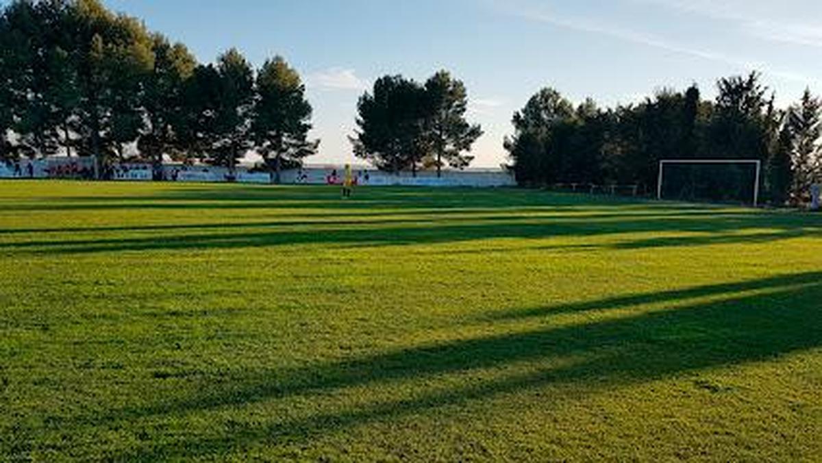 El campo de fútbol del municipio zaragozano de Bujaraloz, donde han ocurrido los hechos.