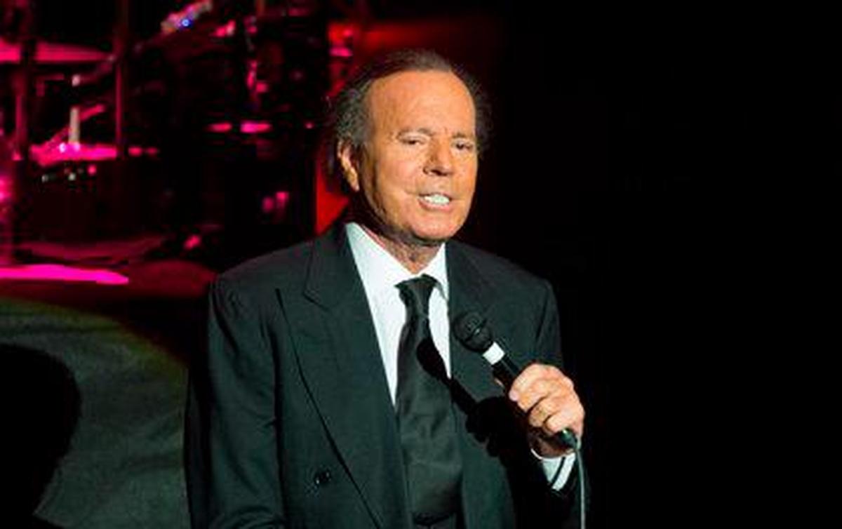 Julio Iglesias, cantante