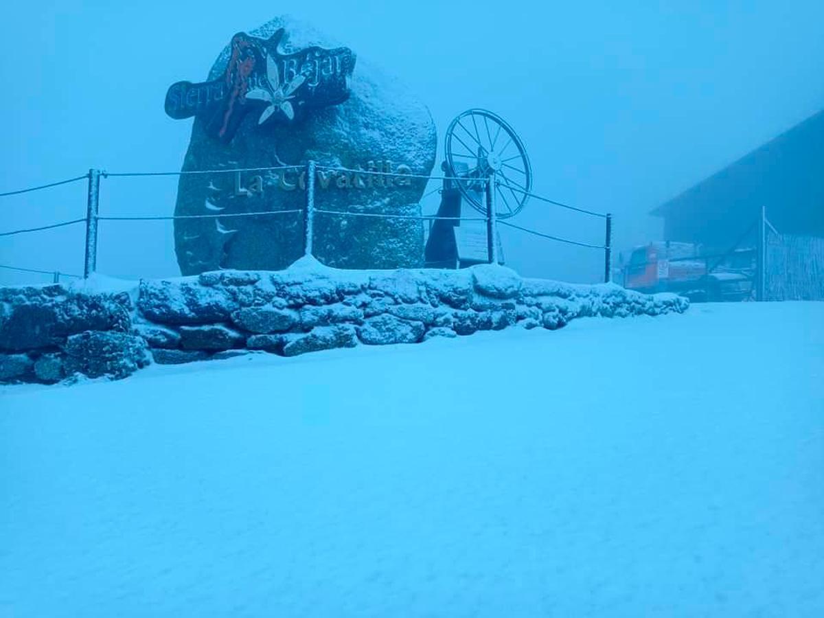 La nieve caída en la estación de esquí de La Covatilla. | LACOVATILLA