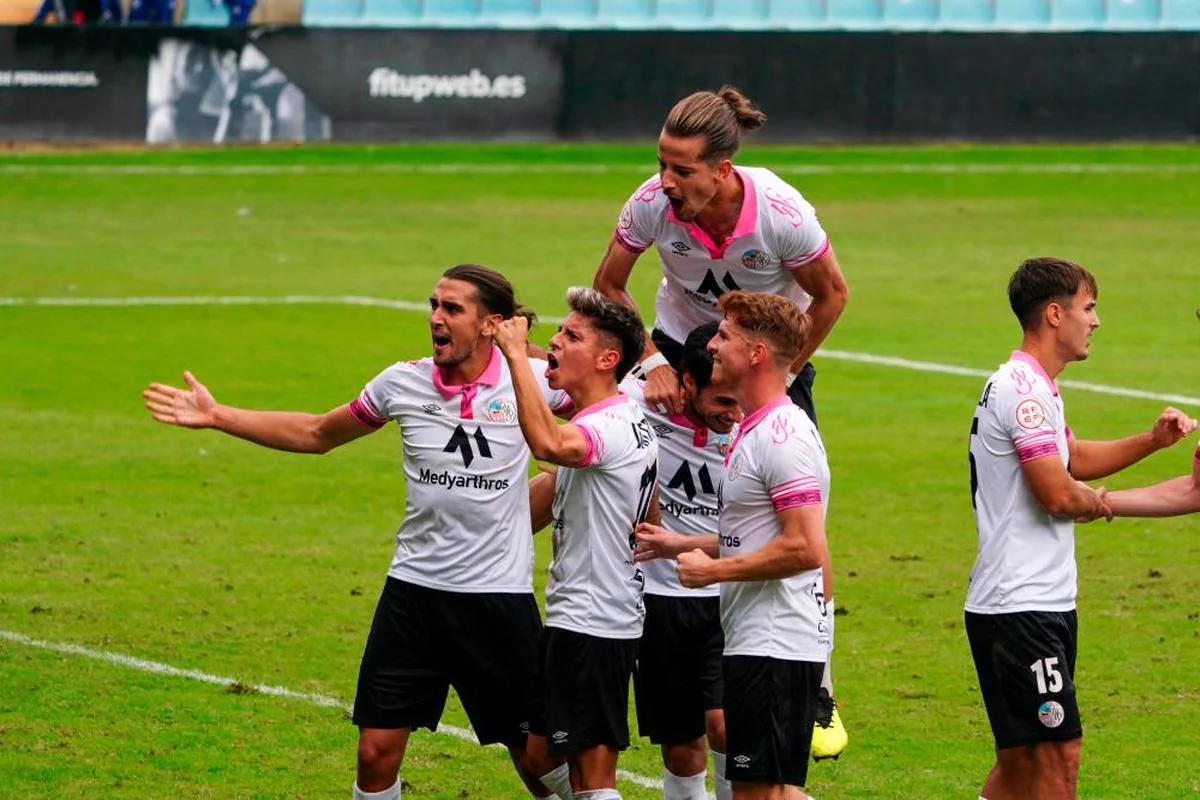 Los jugadores del Salamanca celebran un gol en el estadio Helmántico
