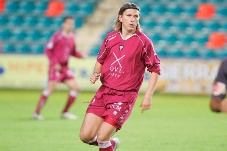 David Cañas, en su etapa en el Albacete, jugando en el Helmántico.