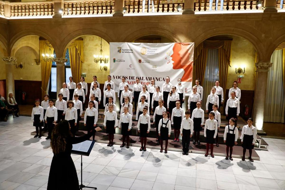 Actuación del Coro de Niños Ciudad de Salamanca (Ayuntamiento de Salamanca).