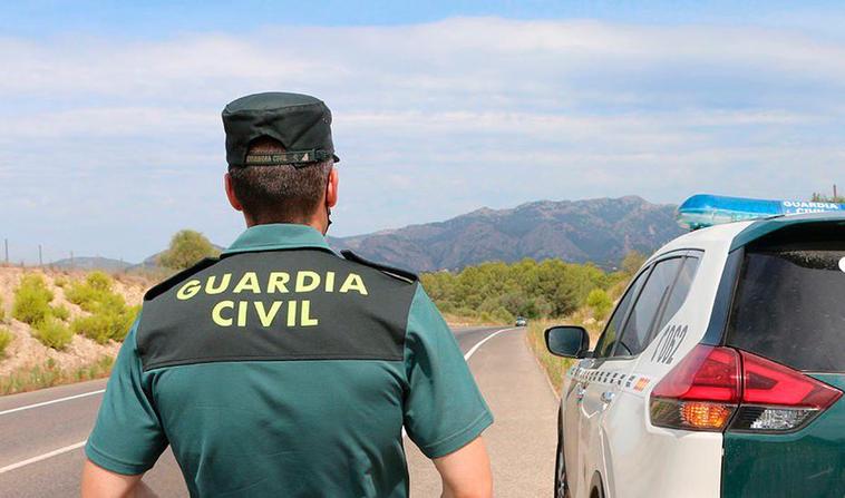 Un inmigrante ‘se cuela’ en España superando en parapente la valla de Melilla