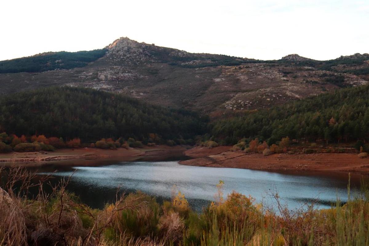 Vista del pantano de Navamuño, que abastece a la Mancomunidad del Embalse de Béjar.