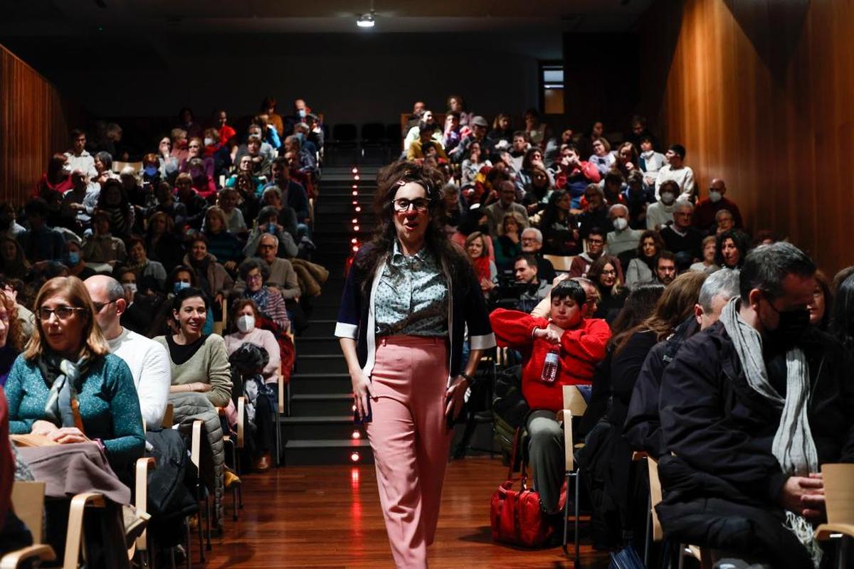 Actuación en el teatro de la Torrente Ballester dentro del certamen de payasas celebrado en Salamanca