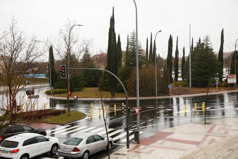 Glorieta de la avenida de San Agustín con Vicente del Bosque.