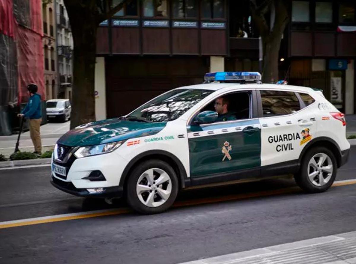 Un vehículo de la Guardia Civil