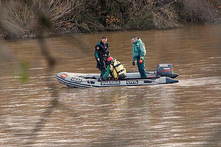 Miembros de los GEAS durante las labores de búsqueda