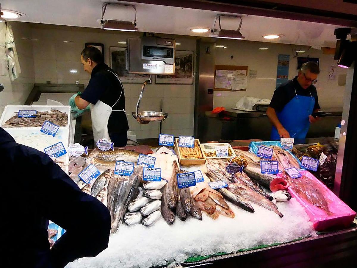 Una pescadería en el Mercado Central