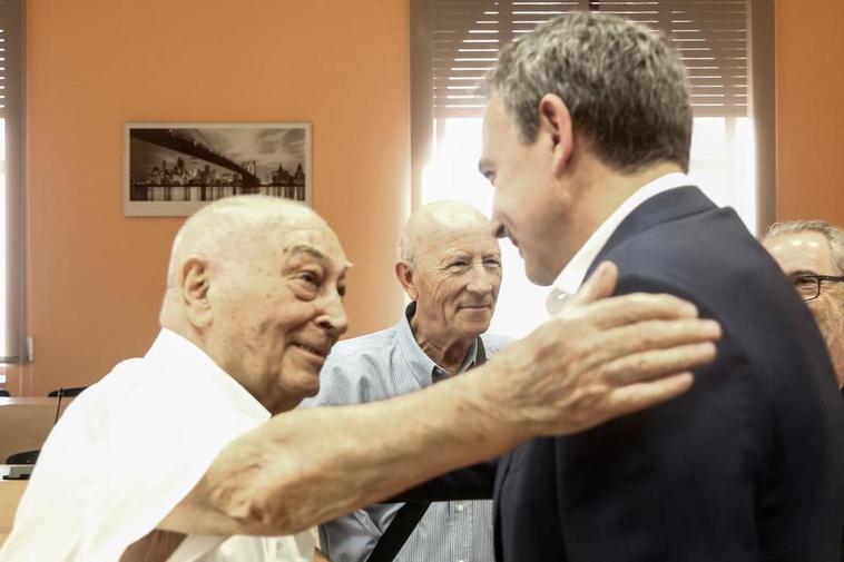 Nicolás Redondo en un encuentro con José Luis Rodríguez Zapatero