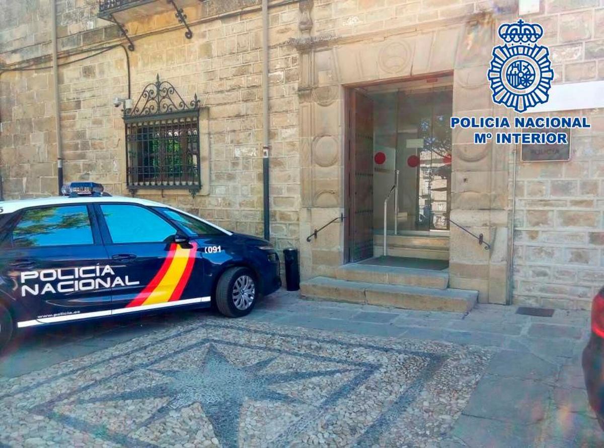 Entrada de la Comisaría de Úbeda