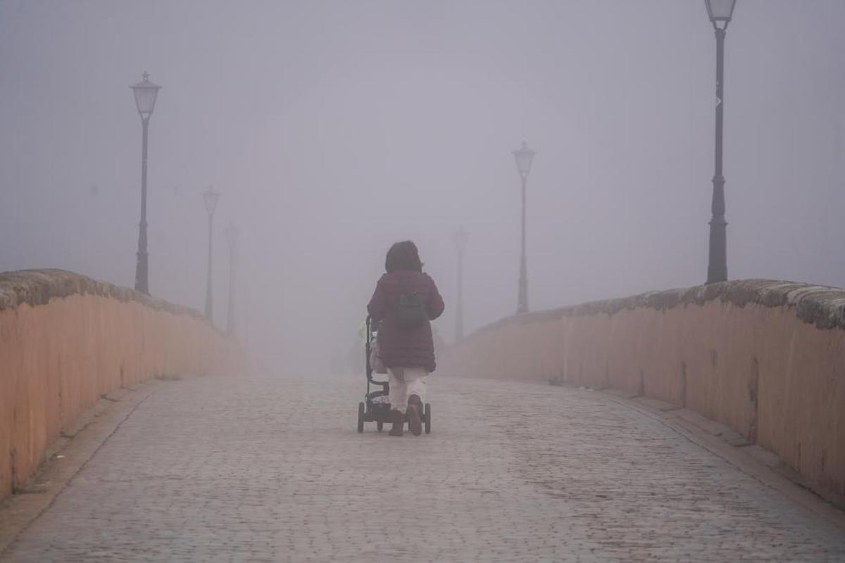 Niebla en el Puente Romano de Salamanca.