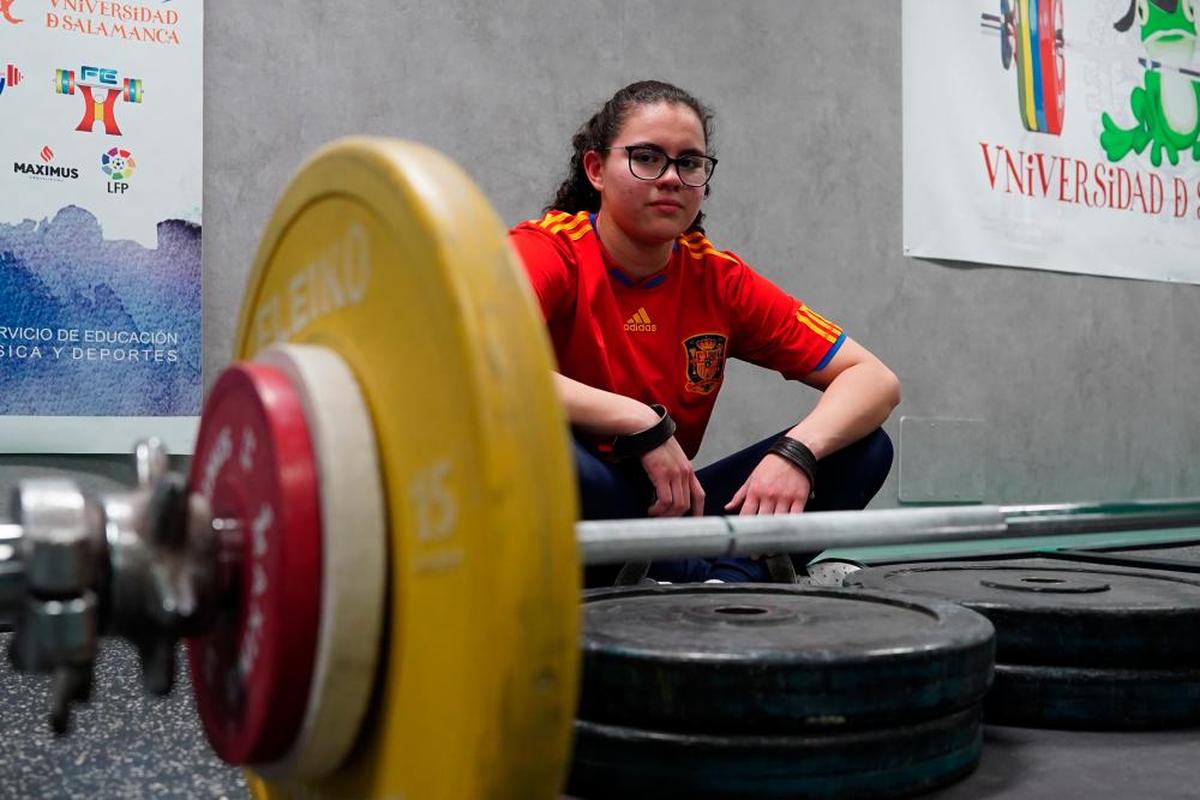 Ayla Castro, durante su entrenamiento de ayer en las instalaciones de la Universidad en Peñuelas de San Blas.