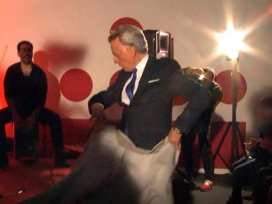 Ortega Cano bailando durante la inauguración de su museo