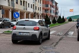 La calle Gil de Hontañón, una de las vías que se va a reparar. EÑE
