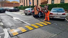 Una banda de reducción de velocidad en Ciudad Jardín.