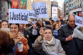 Manifestación de los letrados de justicia, ayer por las calles de Madrid. AGENICAS