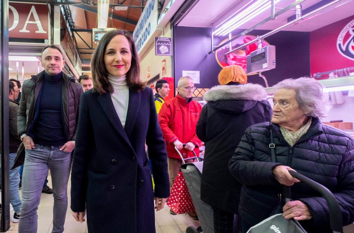 Belarra visita las instalaciones del mercado municipal de Puente de Vallecas