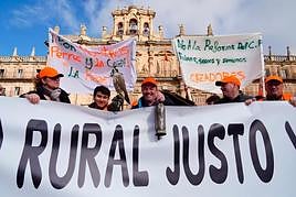 Los cazadores se manifestaron en la Plaza Mayor