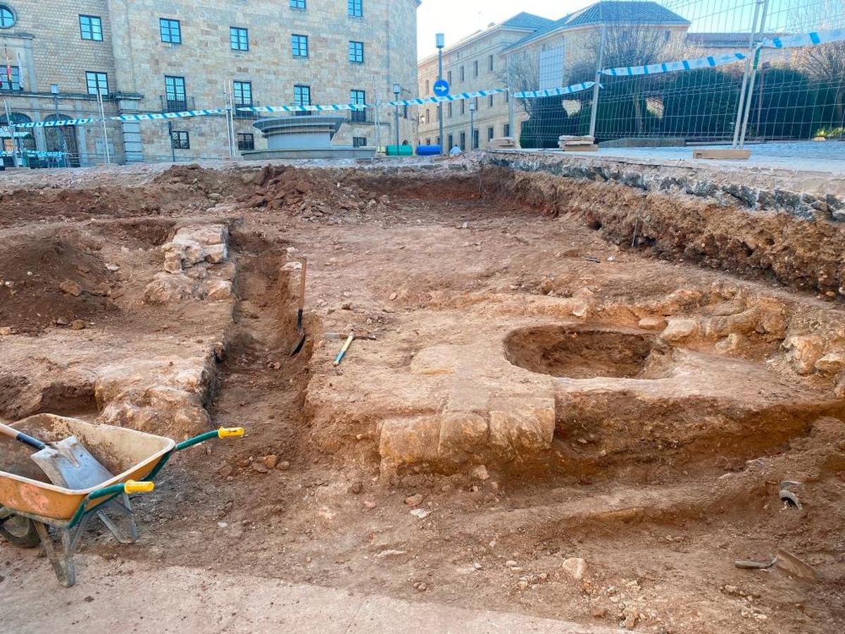 Restos arqueológicos encontrados en la Plazuela de San Bartolomé