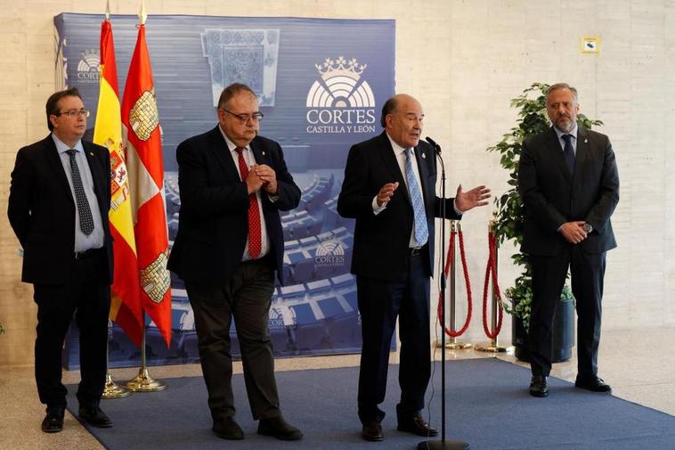 Los médicos se ofrecen a mediar entre partidos para salvar una Atención Primaria ‘caduca’