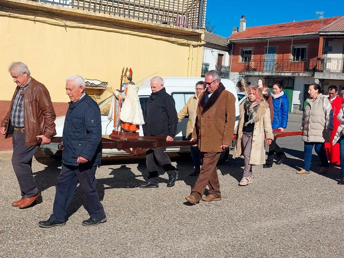 Celebración conjunta de San Blas y santa Águeda en San Miguel de Valero | TEL