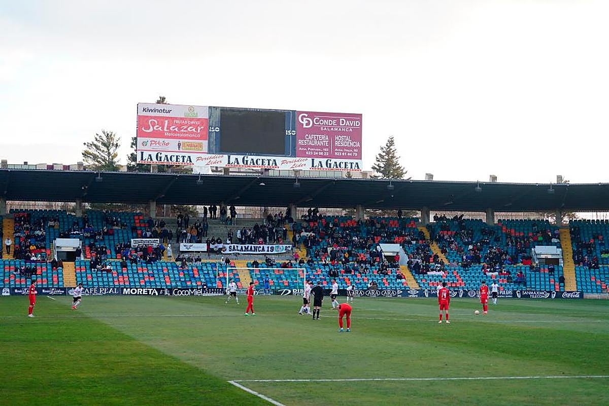 Uno de los fondos del Helmántico esta temporada