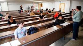 Estudiantes durante un examen en la Universidad de Salamanca