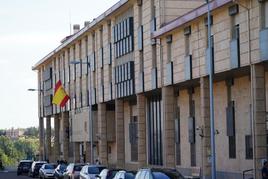 Edificio del actual emplazamiento de las oficinas para renovar el DNI.