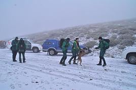 Imagen de las tareas de búsqueda de la Guardia Civil a principios del mes de enero en Candelario.
