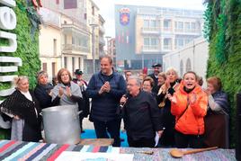 Acto de despedida de la fiesta y a “Don cerdo ibérico” en la Plaza Mayor de Guijuelo.