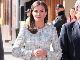 La prenda estrella de esta primavera que la Reina Letizia ha lucido en su visita a Valladolid