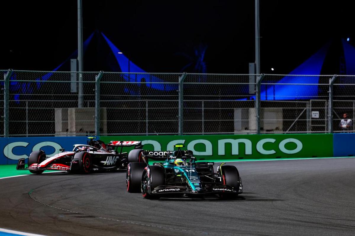 Fernando Alonso  durante el Gran Premio de Yeda.