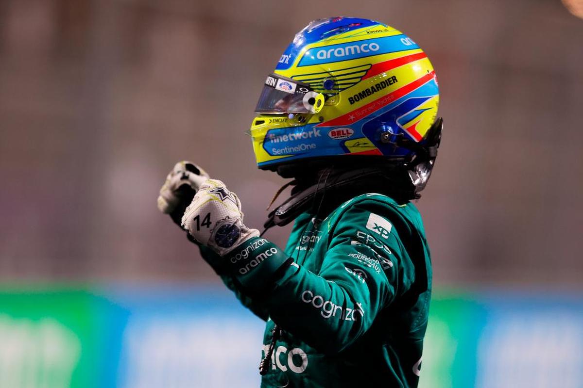 Alonso celebra su podio 100