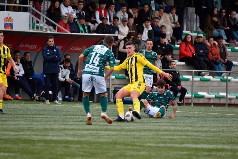 El Guijuelo logra un punto lleno de garra contra el Oviedo Vetusta (2-2)