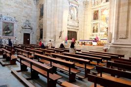 Interior de la iglesia de La Purísima en el centro de Salamanca