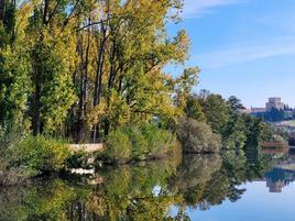 El río Águeda a su paso por Ciudad Rodrigo.