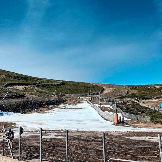 La Covatilla frena sus pérdidas y cierra la temporada de esquí con 15.000 euros de beneficios