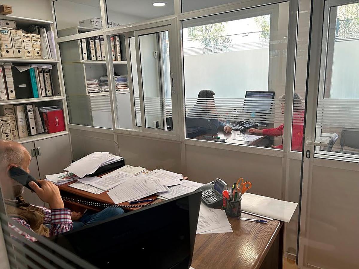 Oficina de UPA, con técnicos que reconocen que dedican hasta tres horas para tramitar una sola PAC.