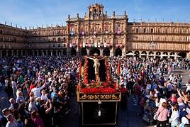 El Cristo de la Vela en las calles salmantinas
