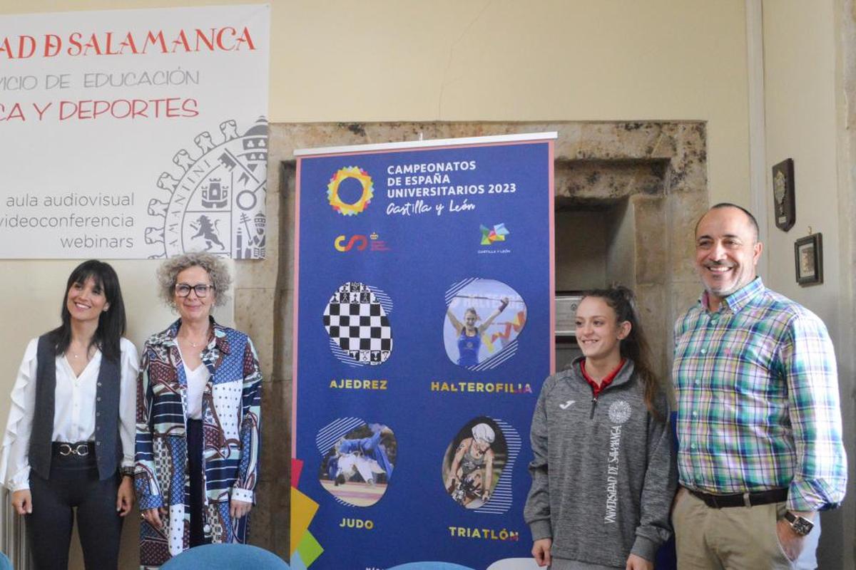 Nuria Tomé, Celia Aramburu, Marta García y Vicente Rodríguez