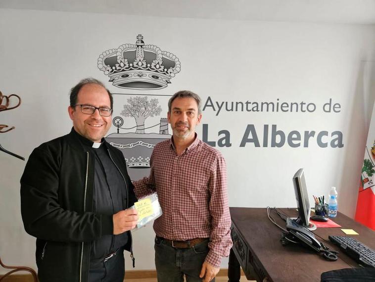 La parroquia de La Alberca se vuelca con los afectados por el fuego