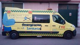 Una de las ambulancias que han sufrido actos vandálicos en la provincia.