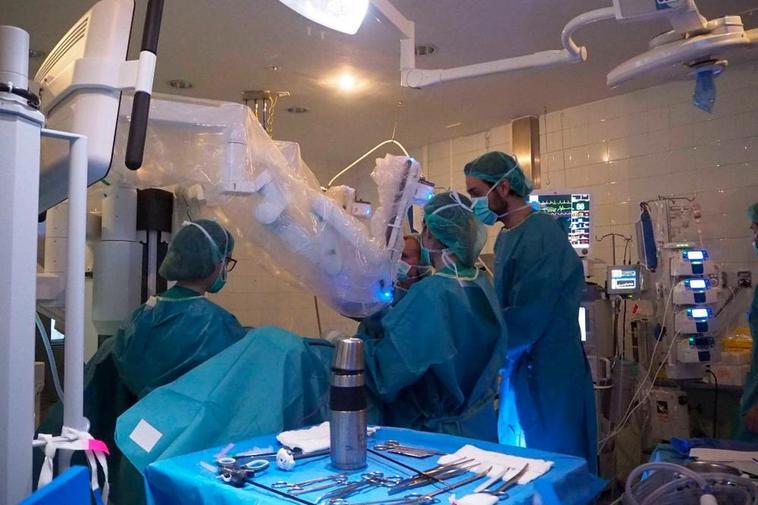 El Hospital de Salamanca no da abasto: ofrece 1.175 cirugías a la sanidad privada