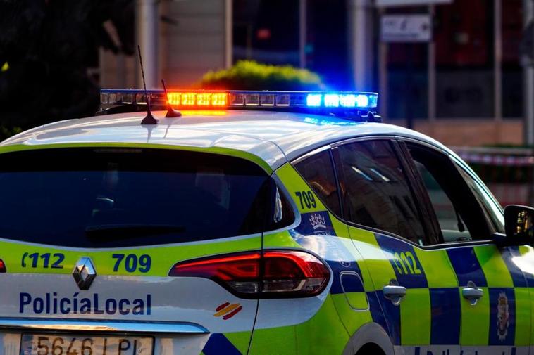 Un herido en un accidente de tráfico en el barrio del Oeste
