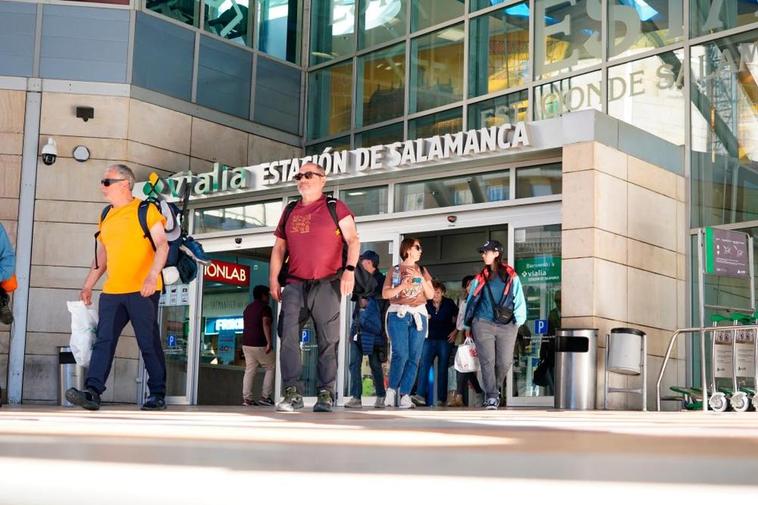 Salamanca se enfrenta al ‘macropuente’ de mayo sin plazas de tren